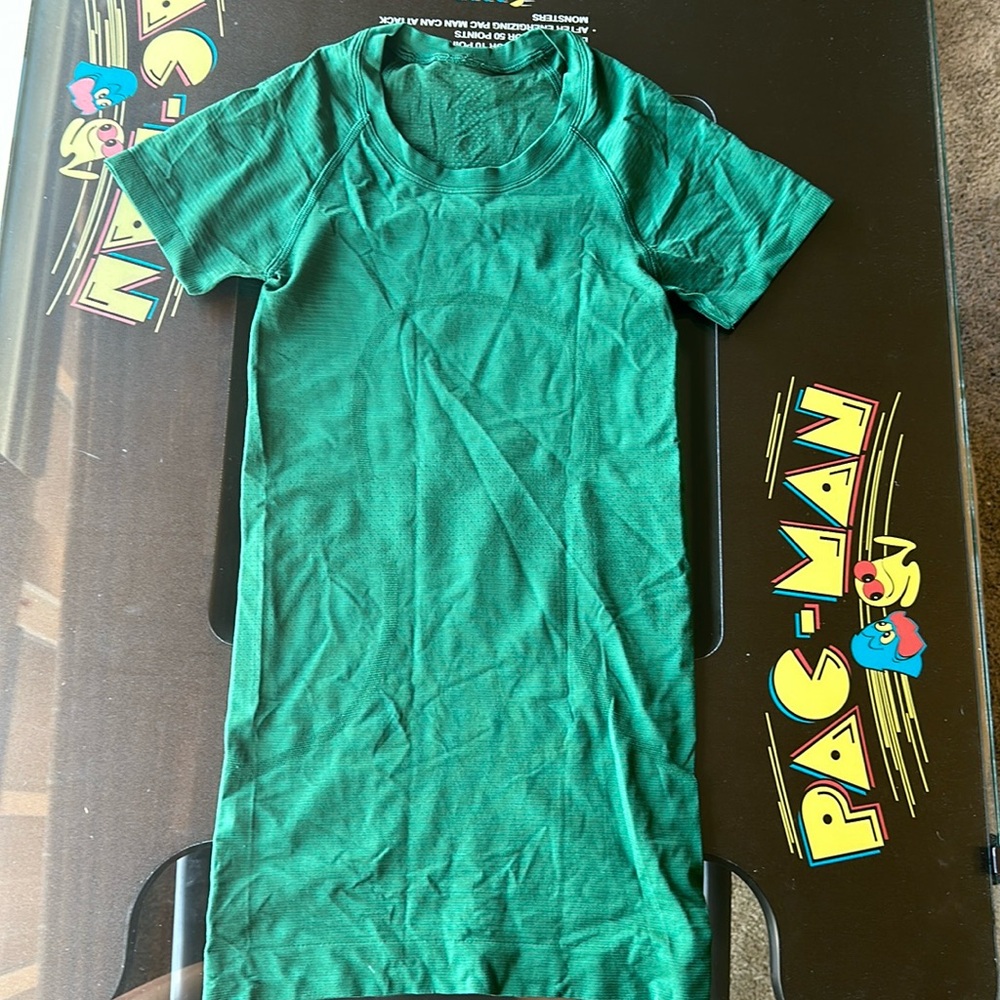 Lululemon swiftly tech tee size 0 longer length dark green